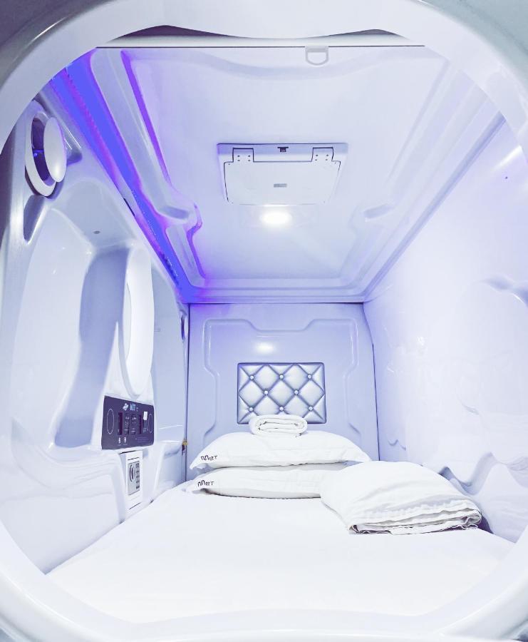 MET A Space Pod @ Boat Quay Singapour Extérieur photo